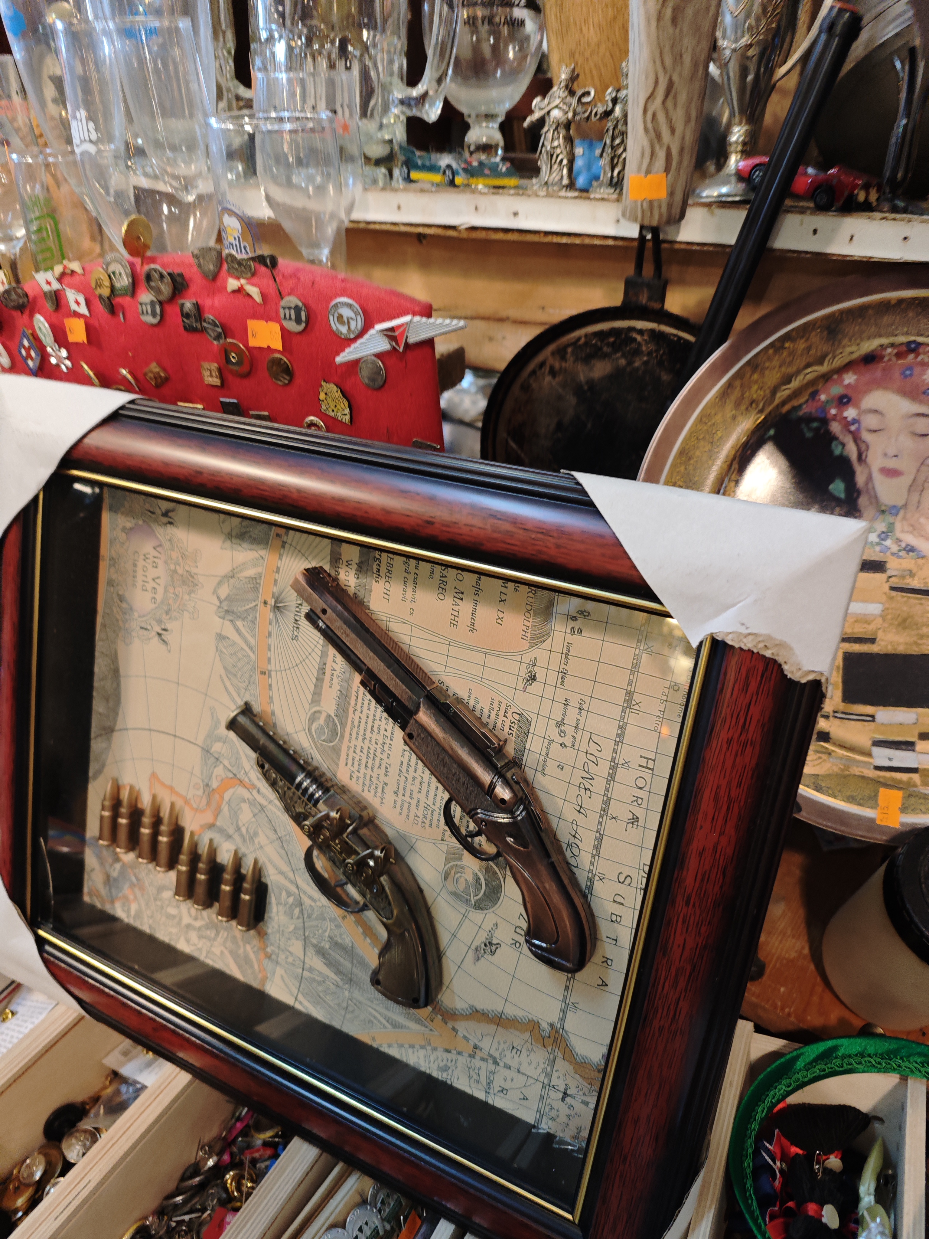 甚至有枪和子弹