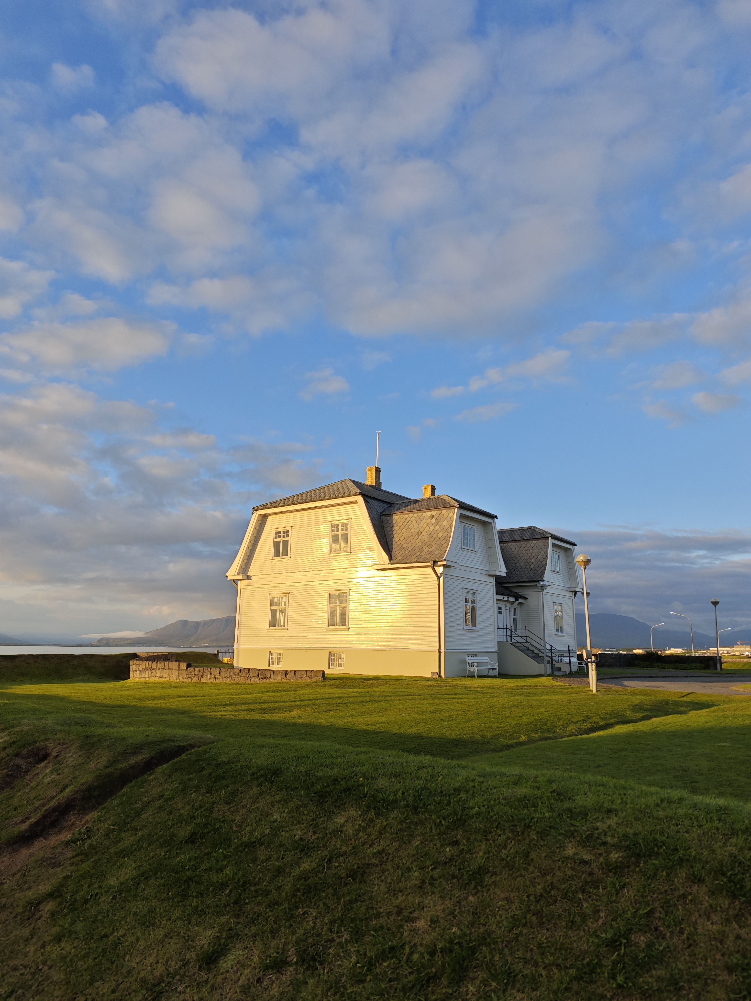 Höfði House in the sunlight