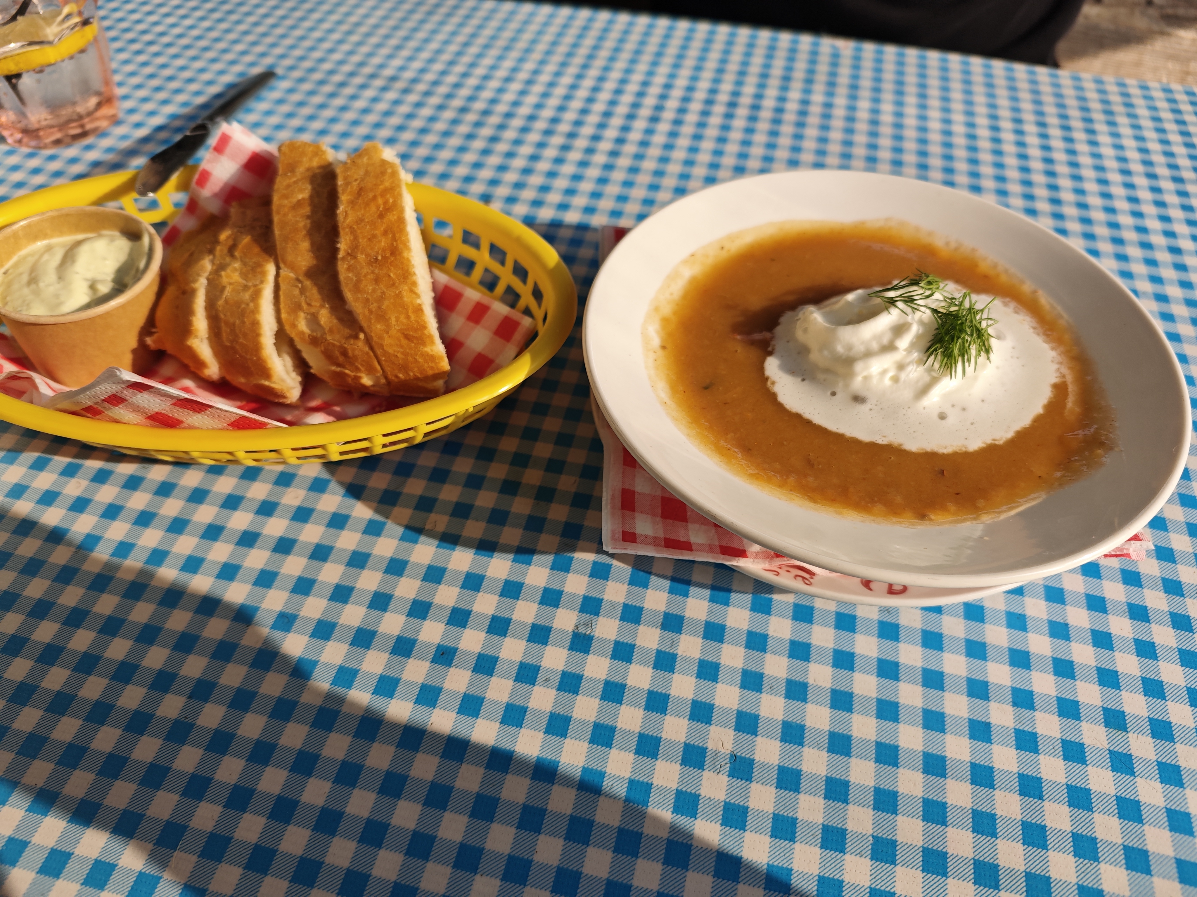 Bread and lobster soup