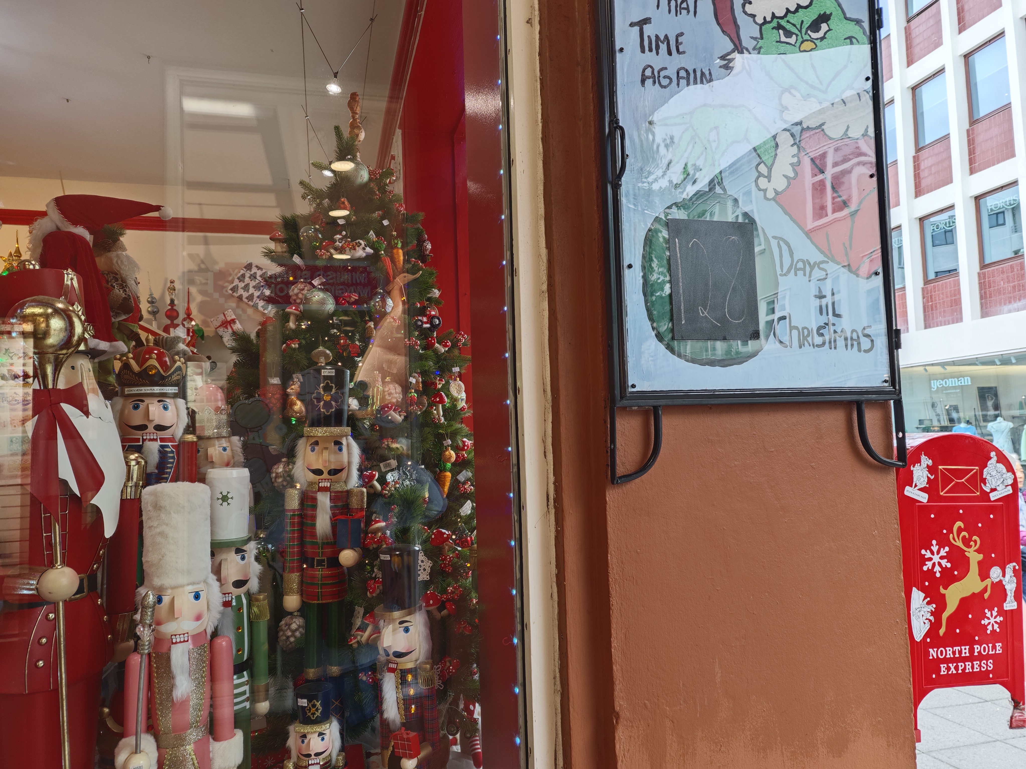 很有意思的圣诞饰品店 还有倒计时