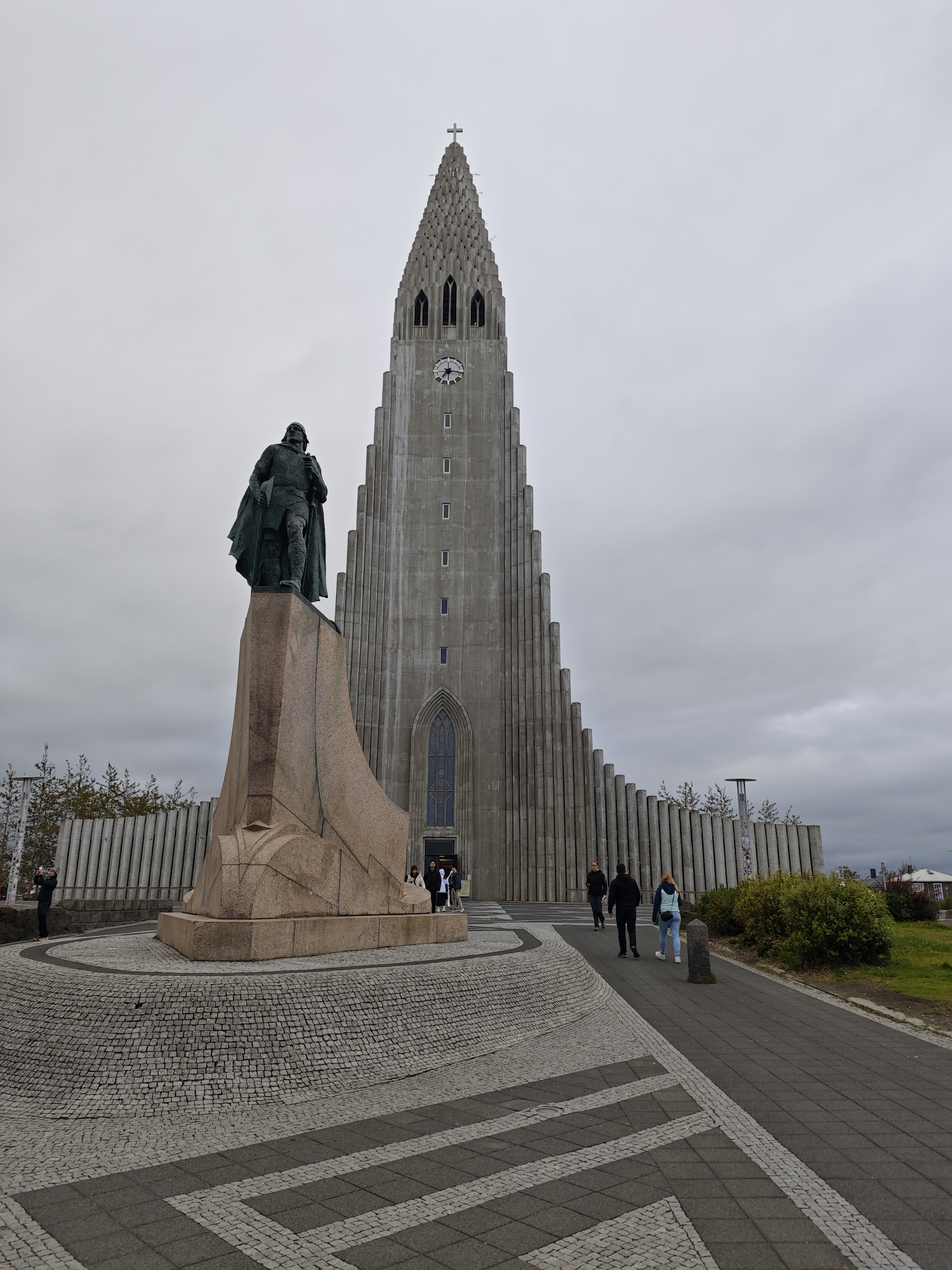 白天的哈尔格林姆教堂